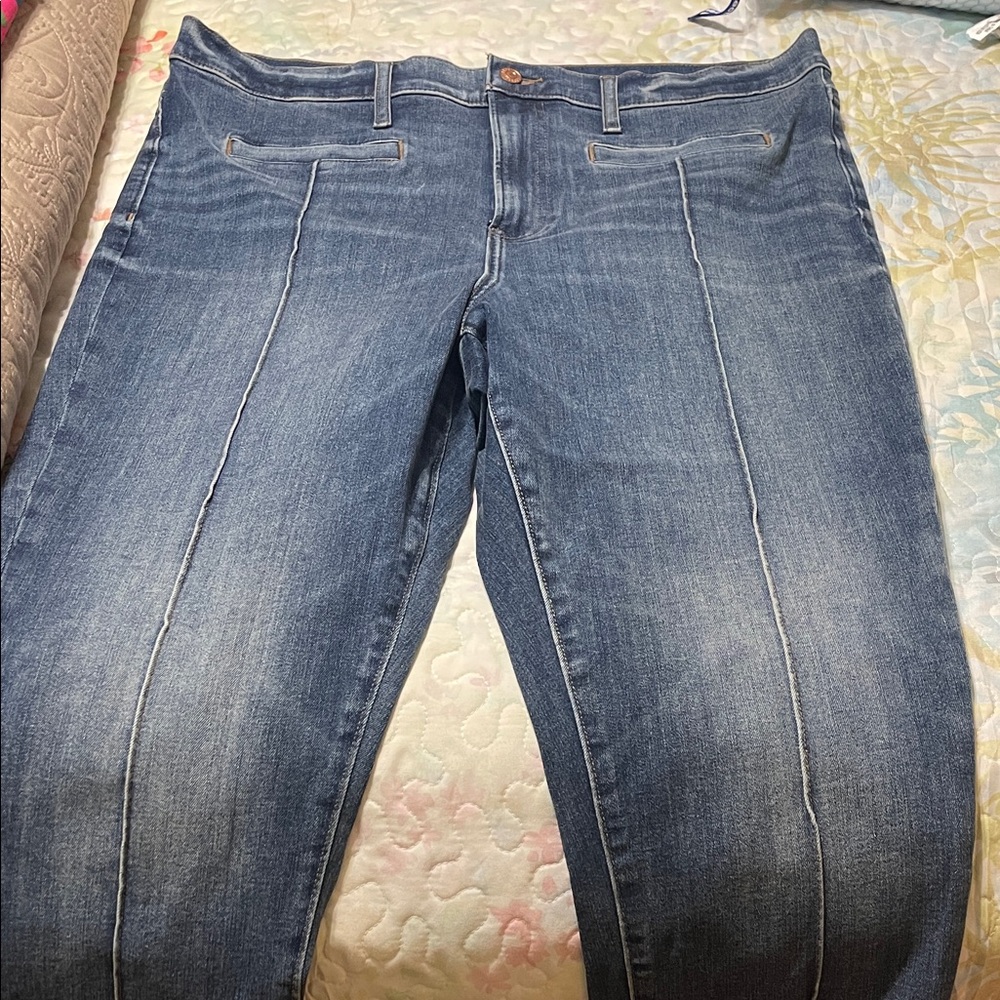 Express Mid-Wash Ankle Jeans